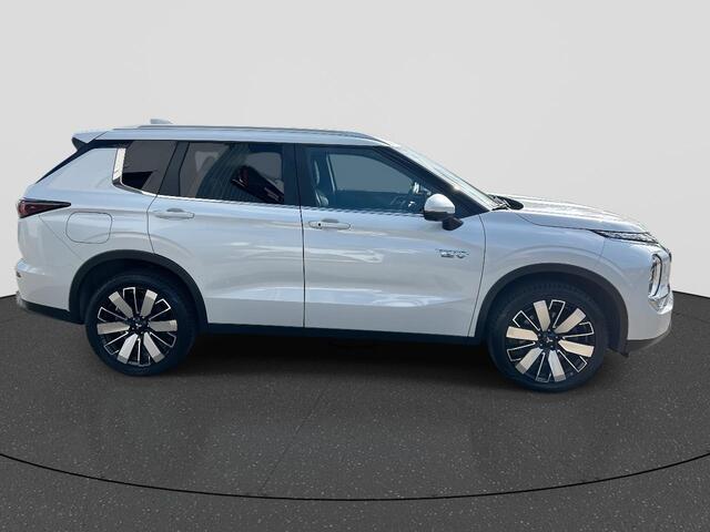 Mitsubishi OUTLANDER 2.4 PHEV First Edition | Rijklaar | All Season Banden | Navigatie | 360 Camera | Climate Control – foto 6