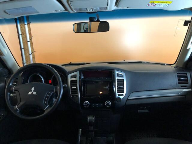 Mitsubishi PAJERO 3.2 DI-D B-stijl euro6 3500kg | carplay | trekhaak | camera