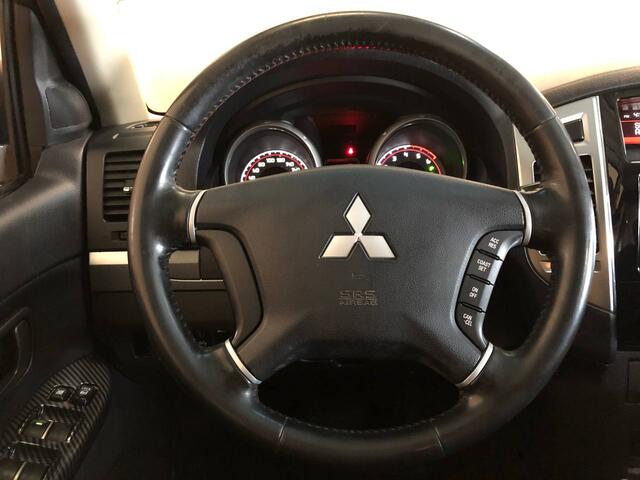 Mitsubishi PAJERO 3.2 DI-D B-stijl euro6 3500kg | carplay | trekhaak | camera
