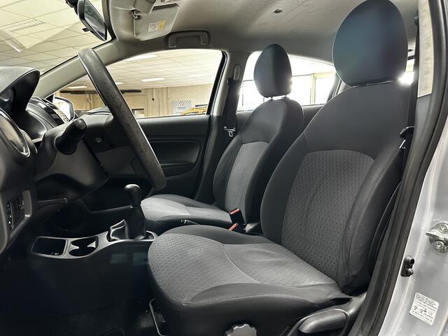Mitsubishi SPACE STAR 1.0 Cool+/ Trekhaak!/ Airco/ C.V. Afstand/ Elek. ramen/ Isofix/ Radio-CD AUX/ Dakspoiler/ Dagrijverl.
