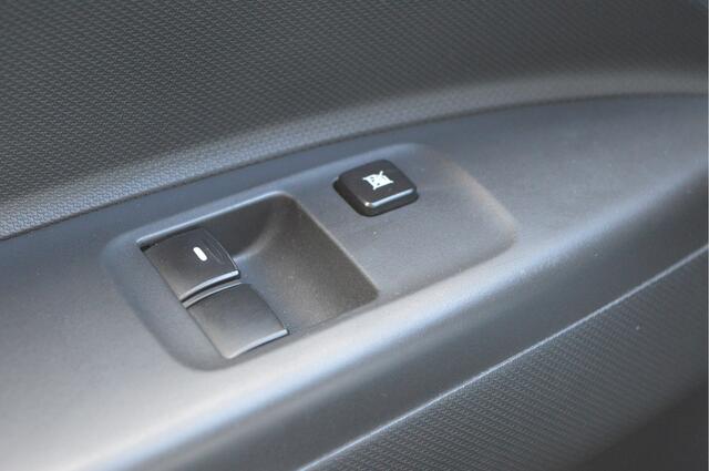 Mitsubishi SPACE STAR 1.2 Connect+ / Nap / Airco