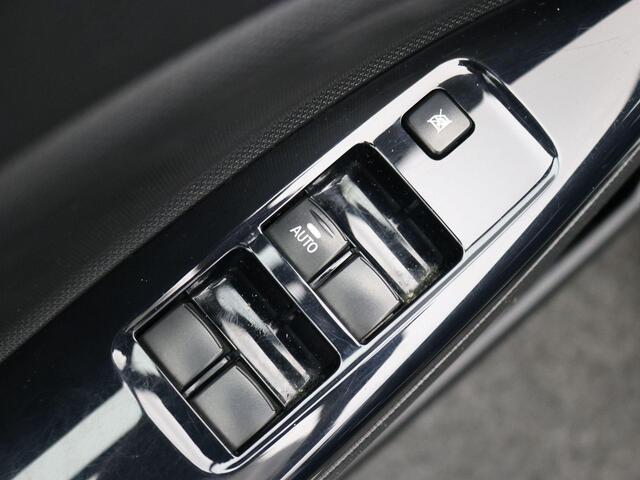 Mitsubishi SPACE STAR 1.2 Connect Pro AUTOMAAT / Navigatie / Cruise Control / Airco / 5-peroons / LMV / Historie aanwezig / NL auto / Apple CarPlay & Android Auto /