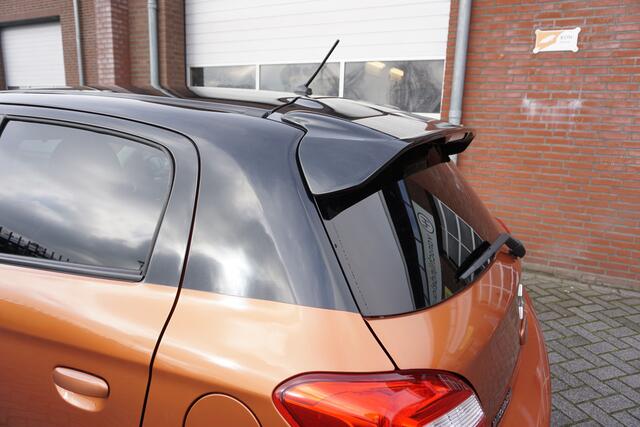 Mitsubishi SPACE STAR 1.2 AUTOMAAT INSTYLE LUXE TWO TONE 5 DEURS STOELVERWARMING AIRCO LICHTMETALEN VELGEN BLUETOOTH PARKEERSENSOREN 4X ELECTR.RAMEN/SPIEGELS