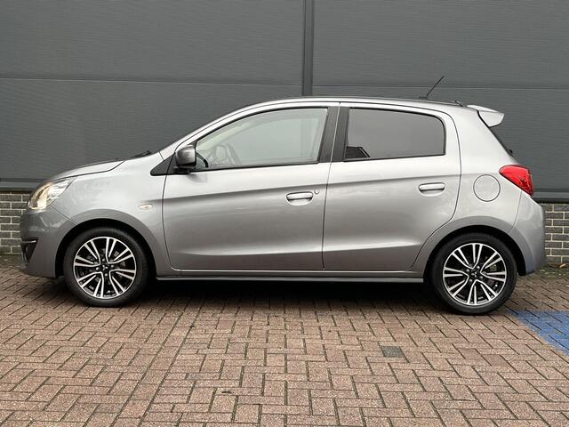 Mitsubishi SPACE STAR 1.2 Instyle / Automaat / Navigatie + Apple Carplay/Android Auto / Stoelverwarming Voor / Bluetooth / 15" Lichtmetalen Velgen / Airco /