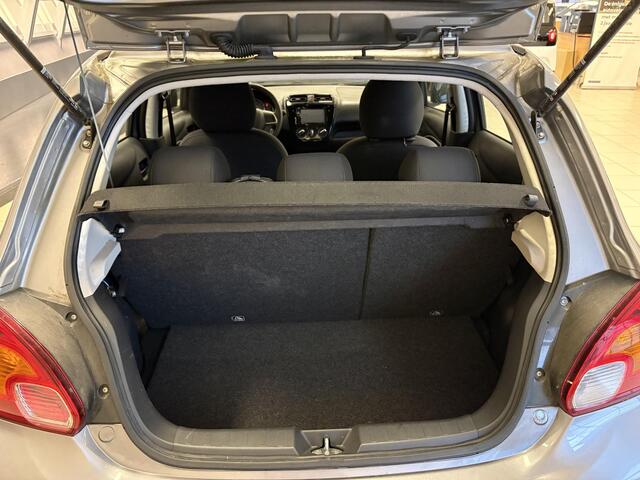 Mitsubishi SPACE STAR COOL AUTOMAAT 1e EIGENARESSE 36.000 KM !! . AIRCO . PARKERSENSOREN ACHTER
