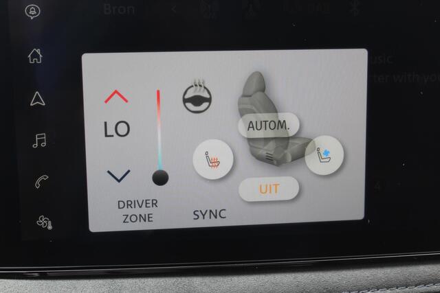 Nissan Ariya Evolve 87 kWh / 20" LM velgen / Stoelverwarming voor en achter / Automatische airco / Apple Carplay & Android Auto / Bluetooth telefoonvoorbereiding / Cruise control adaptief / DAB / Elektrisch glazen panorama-dak / Privacy glass / Stuurwiel verwarmd / Ro