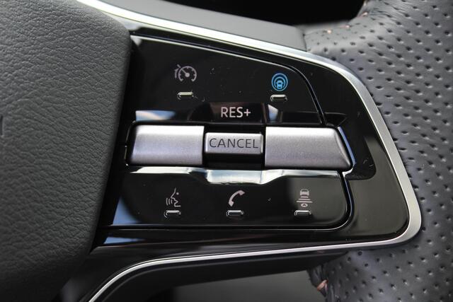 Nissan Ariya Evolve 87 kWh / 20" LM velgen / Stoelverwarming voor en achter / Automatische airco / Apple Carplay & Android Auto / Bluetooth telefoonvoorbereiding / Cruise control adaptief / DAB / Elektrisch glazen panorama-dak / Privacy glass / Stuurwiel verwarmd / Ro