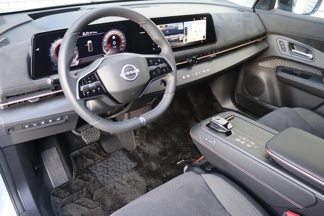 Nissan Ariya 63 kWh Evolve | 22kW Lader | 20" LMV | El. Dak | Navigatie | Rondomzichtcamera | El. Achterklep |