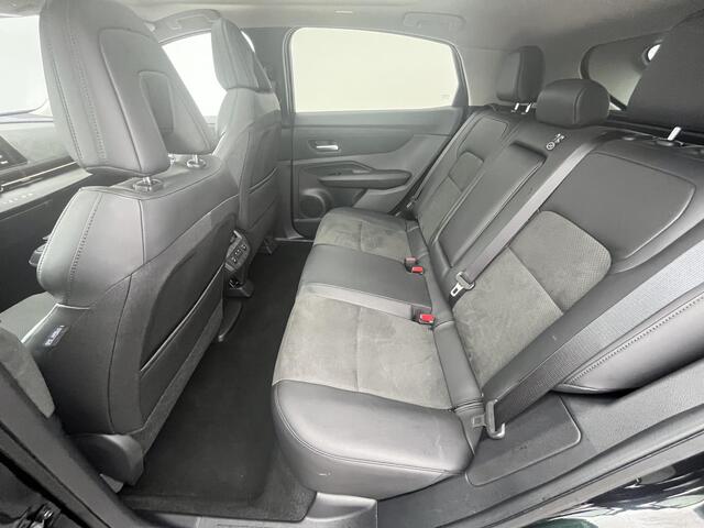 Nissan Ariya Evolve 91 kWh Automaat / WLTP bereik 516 km & WLTP bereik stad 698 km / Elektrisch Glazen Schuif- en Kanteldak / Stuur- en Stoelverwarming / Stoelverkoeling / Elektrisch Verstelbare Voorstoelen met Geheugenset Bestuurdersstoel / Elektrische Achterklep / A