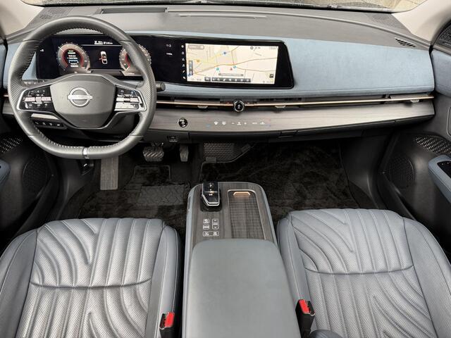 Nissan Ariya Evolve 66 kWh / Accu SOH 99% / Panoramadak / HUD / Luxe Premium Nappa Lederen Bekleding / BOSE Premium Audio / Stoel & Stuurwiel Verwarming / Stoel Ventilatie / Achterbank Verwarming / Elektr. Achterklep / Elektr. verstelbare Stoelen / 360 Camera / Apple 