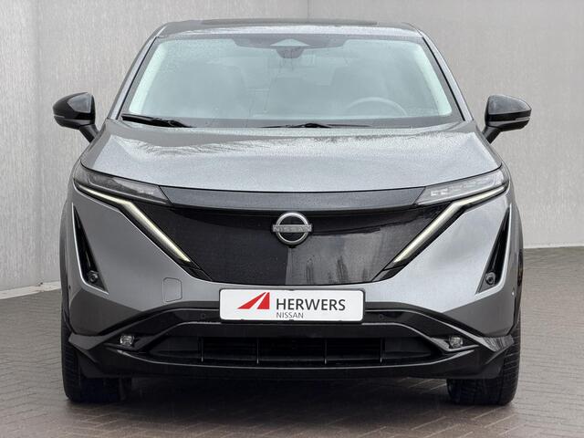 Nissan Ariya Evolve 66 kWh / Accu SOH 99% / Panoramadak / HUD / Luxe Premium Nappa Lederen Bekleding / BOSE Premium Audio / Stoel & Stuurwiel Verwarming / Stoel Ventilatie / Achterbank Verwarming / Elektr. Achterklep / Elektr. verstelbare Stoelen / 360 Camera / Apple 