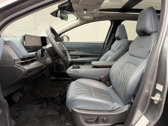 Nissan Ariya Evolve 66 kWh / Accu SOH 99% / Panoramadak / HUD / Luxe Premium Nappa Lederen Bekleding / BOSE Premium Audio / Stoel & Stuurwiel Verwarming / Stoel Ventilatie / Achterbank Verwarming / Elektr. Achterklep / Elektr. verstelbare Stoelen / 360 Camera / Apple 