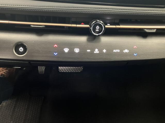 Nissan Ariya Limited Edition 91 kWh / NIEUW uit voorraad leverbaar! / ¤ 3.000,- korting/ Achteruitrijcamera / Apple Carplay & Android Auto / Navigatie full map / Keyless Entry & Start / Adaptieve Cruise Control / Climate Control /