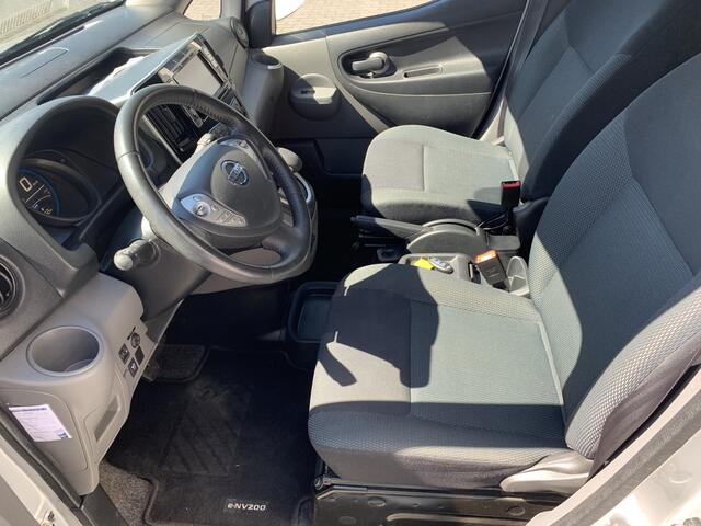 Nissan E-NV200 80KW 24 kWh Evalia 7-persoons Connect Edition ¤ 17.800,- ex btw na Subsidie Climate control Cruise control Navigatie Combi Personenbus Passenger Groepsvervoer Taxi Inclusief BTW en BPM !! Groen rijden Zero emmision