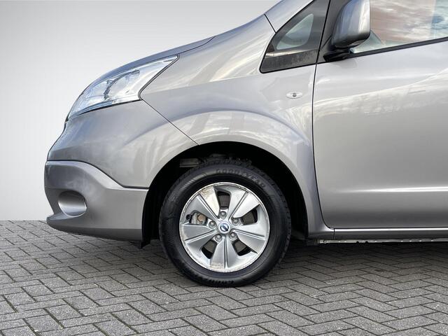 Nissan E-NV200 Evalia 40 kWh Connect Edition 7-Persoons *SUBSIDIE MOGELIJK!* | Navigatie | Camera | 2x Schuifdeur | Stuur- + Stoelverwarming | Keyless Entry | Rijklaarprijs!