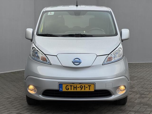 Nissan E-NV200 Evalia Connect Edition / Invalide Auto - Rolstoelvervoer / Automaat / 5 Zitplaatsen + Rolstoelplek / Hoogteverstelbaar / Camera / Navigatie / Stoel & Stuurverwarming /