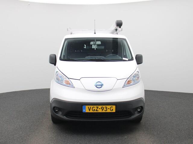 Nissan E-NV200 Optima 40 kWh 109PK Automaat | Luchtvering | Kopschot met ruit | Extra inbraakbeveiliging laadruimte | Sidebars | Opbergkasten | Rhino Pipetube | Climate Control / ECC | Trekhaak | Cruise control | Achteruitrijcamera | Dakrailing | Imperiaal rol | Schuif