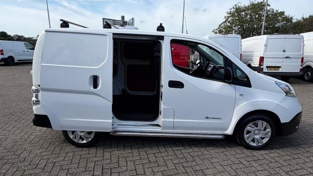 Nissan E-NV200 ZERO EMISSIE 40KWH 80KW 120PK AIRCO/ NAVIGATIE/ CRUISE CONTROL/ CAMERA/ IMPERIAAL/ 100% DEALERONDERHOUDEN