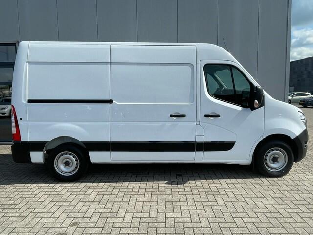 Nissan INTERSTAR 2.3 dCi L2H2 Acenta Airco, Cruise Control, Parkeersensoren, Radio, Blue Tooth, Laadruimte betimmering en vloer