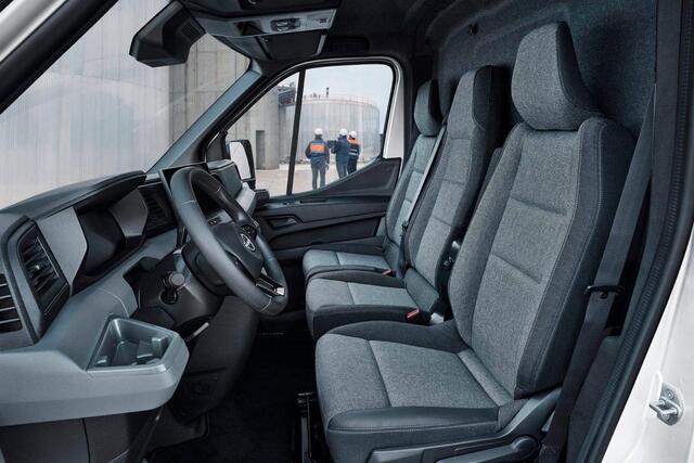 Nissan INTERSTAR Interstar-e L2H2 Limited 87 kWh | uit voorraad leverbaar ! | 0,0% rente financiallease tot 60 maanden | Van of The Year 2026