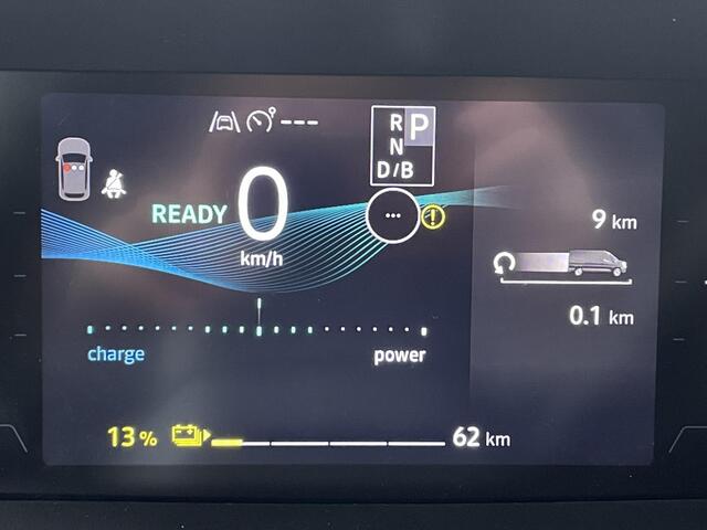 Nissan INTERSTAR -e L2H2 Limited 87 kWh / Direct uit voorraad leverbaar / Trekgewicht 2000KG / Apple Carplay/Android Auto / Achteruitrijcamera / Cruise control / Voorstoelen Verwarmd /