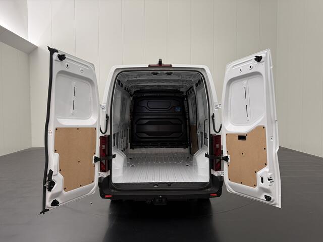 Nissan INTERSTAR L2H2 Limited 87 kWh | 400Km WLTP | 5 Jaar garantie | Trekhaak 2000Kg | 22KW AC | Multimedia | Camera