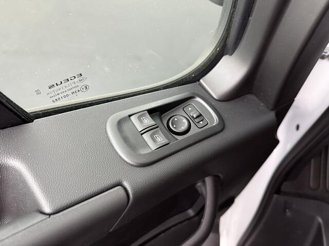 Nissan INTERSTAR 3.5DCi 165PK Bakwagen+Laadklep | Dakspoiler | Navigatie | Camera | Multimedia | Airco | Cruise