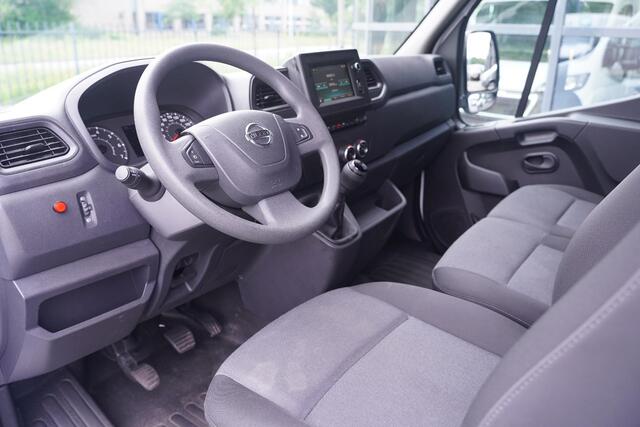 Nissan INTERSTAR 2.3 dCi 165 pk Bakwagen+Laadklep Apple Carplay Navi, Camera, Dakspoiler, Cruise Control, 3-Zits