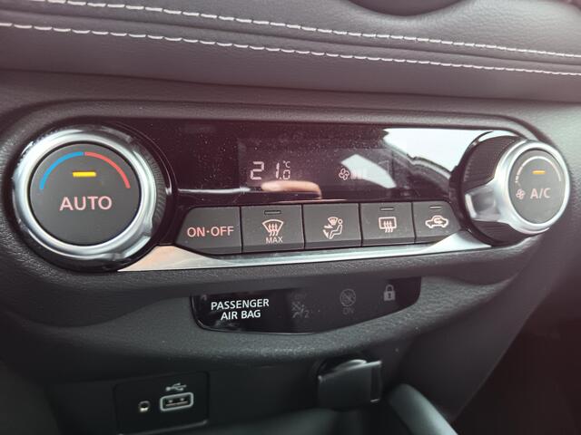 Nissan JUKE 1.0 DIG-T 114 N-Connecta Climate Control / Parkeersensoren + Camera / Lichtmetalen Velgen / Privacy Glass / Connected Services / LED / DAB
