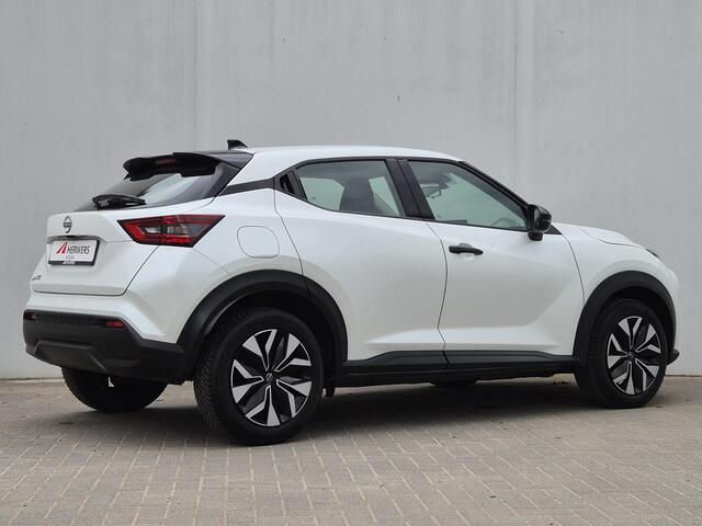 Nissan JUKE 1.0 DIG-T Acenta Handgeschakeld / Nissan Connect Navigatie / Stoelverwarming / Cruise control / Achteruitrijcamera / Apple Carplay Android Auto / Climate control / Allseason Banden /