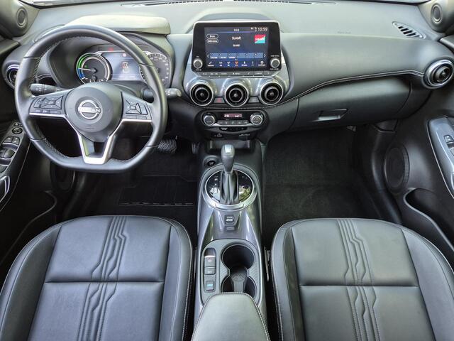 Nissan JUKE 1.6 Hybrid Tekna Automaat / Rondomzicht camera / Apple Carplay Android Auto / Adaptief CC / Bose Audio Systeem / Navigatie via Apple Carplay of Android Auto / Keyless Entry/Start / Climate control /