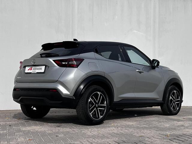 Nissan JUKE 1.0 DIG-T N-Connecta DCT Automaat / Fabrieksgarantie tot 09-12-2027 / Cold Pack / Stuur-, stoel- en voorruit verwarming / Navigatie / Apple Carplay Android / 17" LMW + All Season banden /