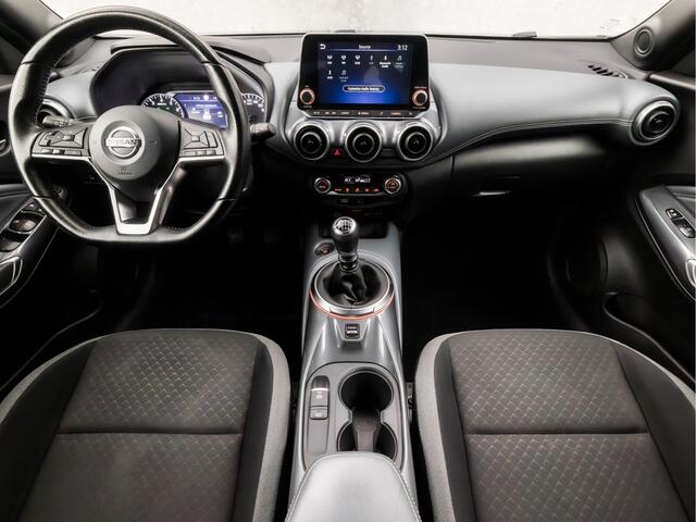 Nissan JUKE 1.0 DIG-T N-Connecta Sport (APPLE CARPLAY, GROOT NAVI, CAMERA, CLIMATE, SPORTSTOELEN, GETINT GLAS, KEYLESS, LED KOPLAMPEN, ZWART HEMEL, NIEUWSTAAT)