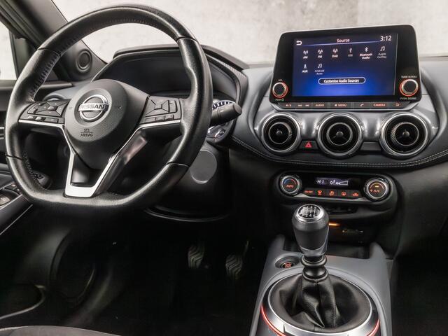 Nissan JUKE 1.0 DIG-T N-Connecta Sport (APPLE CARPLAY, GROOT NAVI, CAMERA, CLIMATE, SPORTSTOELEN, GETINT GLAS, KEYLESS, LED KOPLAMPEN, ZWART HEMEL, NIEUWSTAAT)