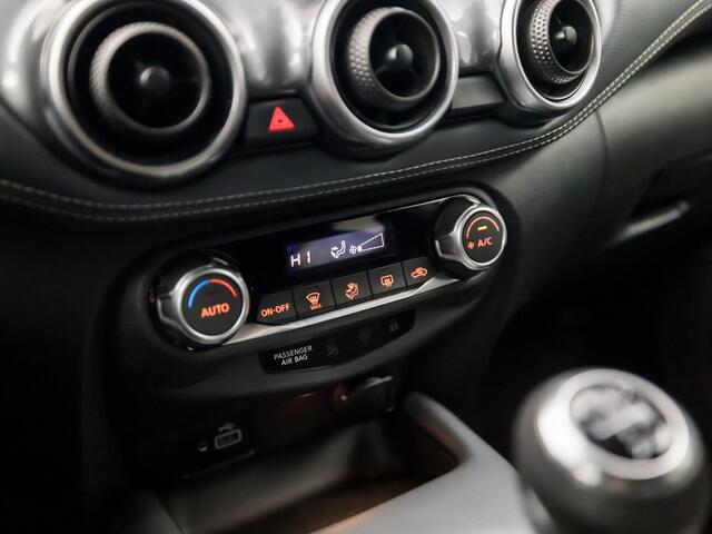 Nissan JUKE 1.0 DIG-T N-Connecta Sport (APPLE CARPLAY, GROOT NAVI, CAMERA, CLIMATE, SPORTSTOELEN, GETINT GLAS, KEYLESS, LED KOPLAMPEN, ZWART HEMEL, NIEUWSTAAT)