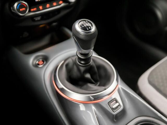 Nissan JUKE 1.0 DIG-T N-Connecta Sport (APPLE CARPLAY, GROOT NAVI, CAMERA, CLIMATE, SPORTSTOELEN, GETINT GLAS, KEYLESS, LED KOPLAMPEN, ZWART HEMEL, NIEUWSTAAT)