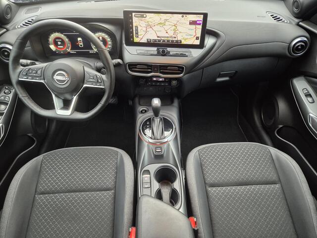 Nissan JUKE 1.0 DIG-T N-Connecta Automaat / Cold Pack / Apple Carplay Android Auto / Stuur-, Stoel en Voorruitverwarming / Achteruitrijcamera / Cruise control / Keyless Entry/Start / Draadloze telefoon lader / Climate control /