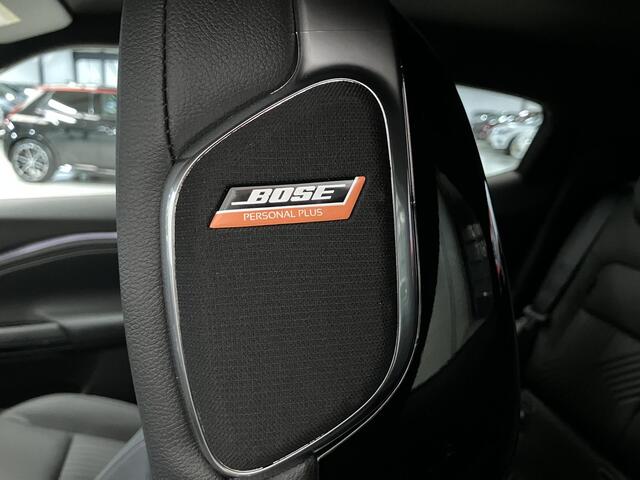 Nissan JUKE 1.6 Hybrid Tekna / ¤3500,- Eindejaarsvoordeel / Nieuw uit Voorraad Leverbaar / Lederen Bekleding / Bose Premium Audio / Technology Pack /Stoel- en Stuurverwarming / Voorruitverwarming / 19 Inch Velgen /