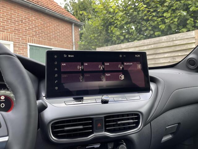 Nissan JUKE 1.6 Hybrid N-Connecta Cold + Technology Pack