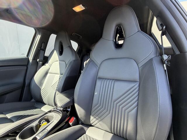 Nissan JUKE 1.0 DIG-T Tekna Automaat / Fabrieksgarantie tot 3-2028 / Navigatie / Camera / Adpatieve Cruise / Lederen Bekleding / Stoelverwarming / Stuurwiel Verwarming / 360 Camera / DAB /