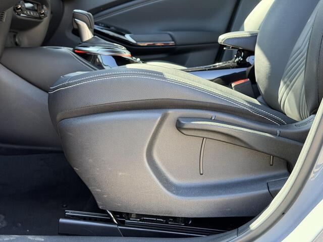 Nissan JUKE 1.0 DIG-T Tekna Automaat / Fabrieksgarantie tot 3-2028 / Navigatie / Camera / Adpatieve Cruise / Lederen Bekleding / Stoelverwarming / Stuurwiel Verwarming / 360 Camera / DAB /