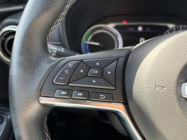 Nissan JUKE 1.6 Hybrid N-Connecta / Apple Carplay/Android Auto / Lichtmetalen velgen 17" /