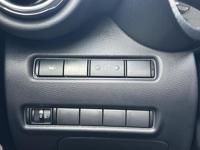 Nissan JUKE 1.6 Hybrid N-Design / Automaat / Apple Carplay / Navigatie / Telefoon / Camera / Climate Control / Dealer onderhouden.