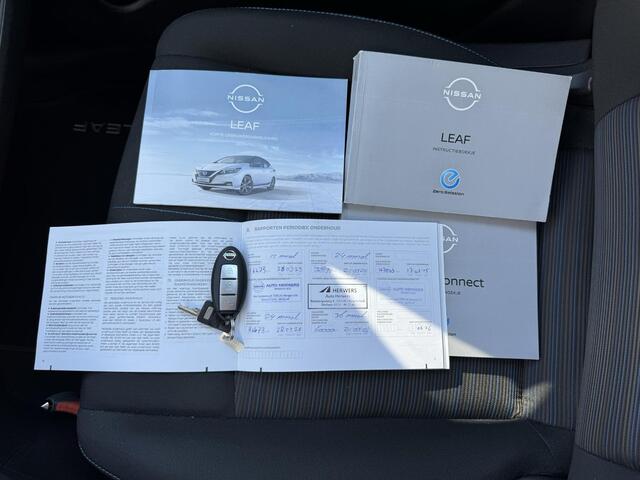 Nissan LEAF N-Connecta 40 kWh / Stoelverwarming voor en achter / Stuurverwarming / 360 Graden camera / Adaptieve cruise control / Afneembare trekhaak fietsendrager
