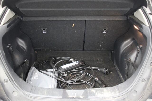 Nissan LEAF 2.Zero Edition 40kWh - Camera, Stoel/stuur verwarm. SOH 100%