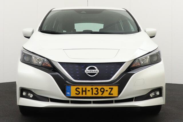 Nissan LEAF Acenta 40 kWh Camera Carplay Dodehoek Parelmoer Lak