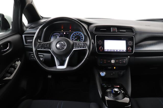 Nissan LEAF Acenta 40 kWh Camera Carplay Dodehoek Parelmoer Lak