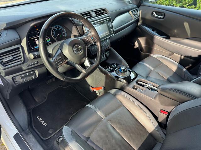 Nissan LEAF Tekna 40 kWh*Leder*Navigatie*Stoelverwarming*EXPORTPRIJS*