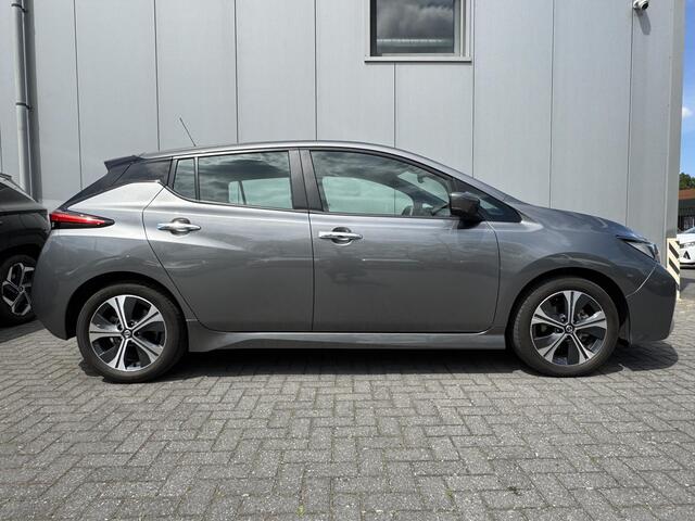 Nissan LEAF Acenta 40 kWh / Afn. trekhaak / WLTP 270 KM // Cruise Control Adaptief / Lane assist / e-Pedal / Dode hoek detectie / Rondom zicht camera 360° / Parkeersensoren voor en achter / Navigatie via Apple Carplay of Android Auto