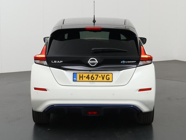 Nissan LEAF N-Connecta 40 kWh | SOH 90% | Navigatie | Parkeercamera | Stoelverwarming/verkoeling | Keyless Go |